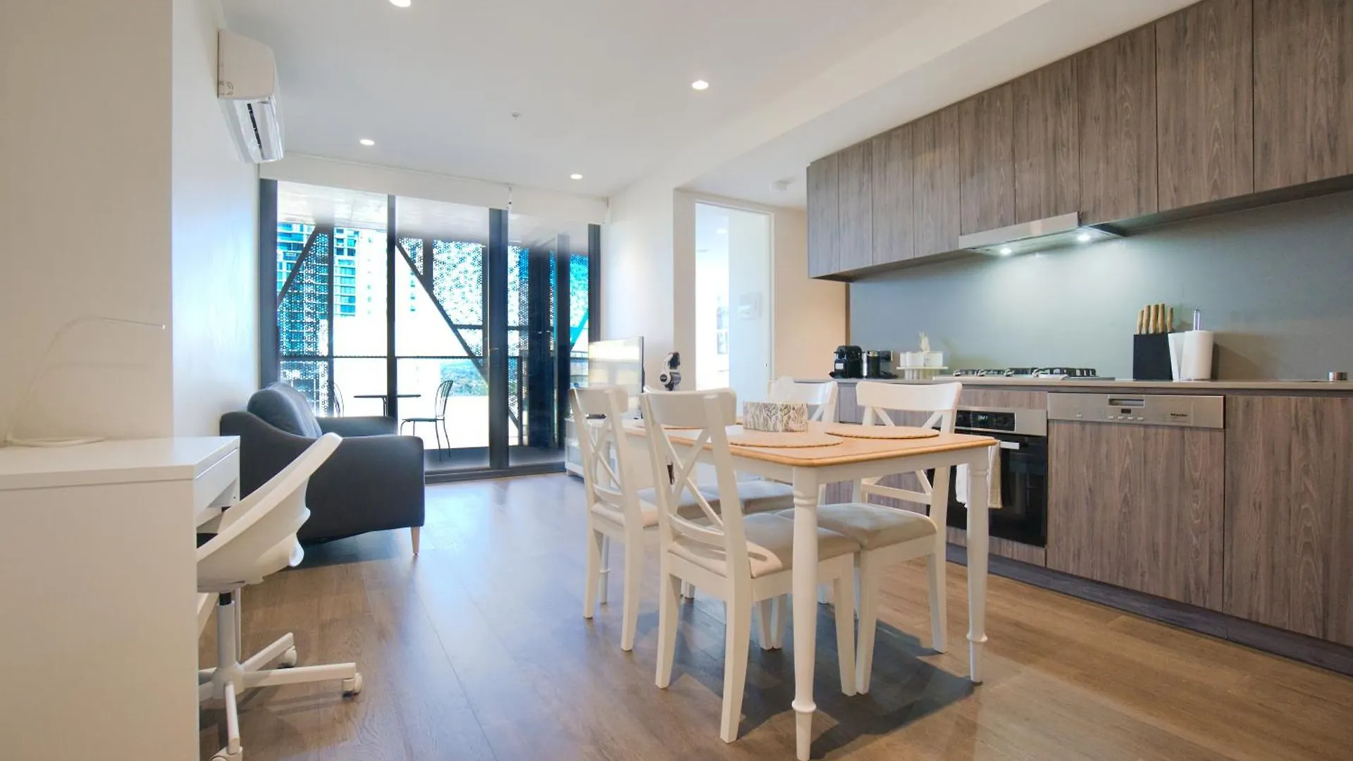 Adelaide City Central 1Br Apt Overlooking Rundle Mall Australia